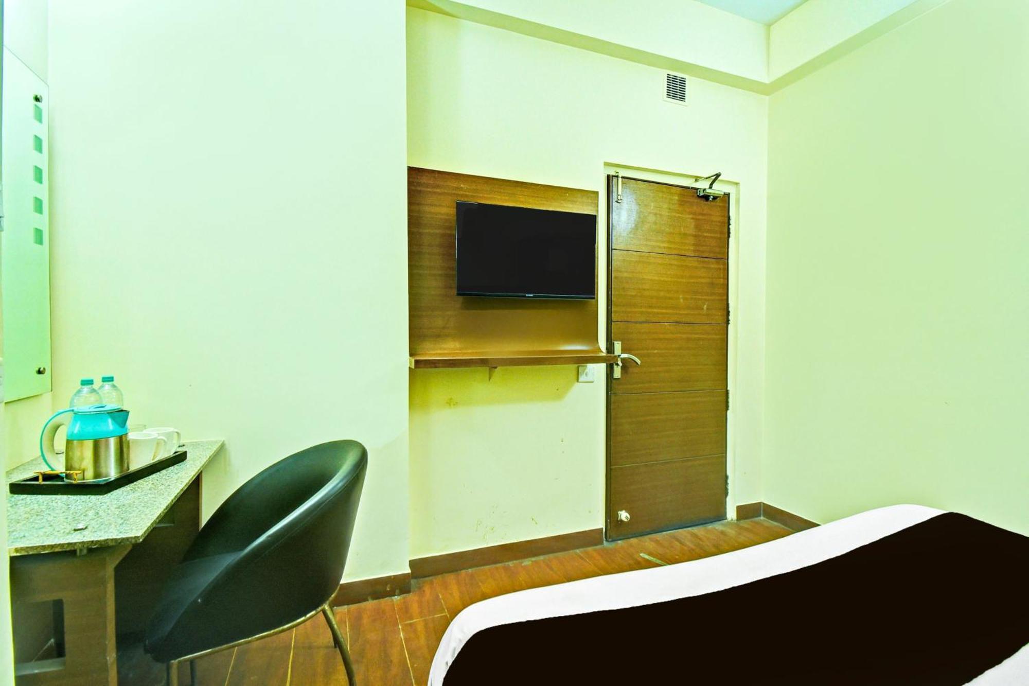 Super Townhouse Amrapali Circle Formerly Hotel Aqua Divisione di Divisione di Jaipur Esterno foto